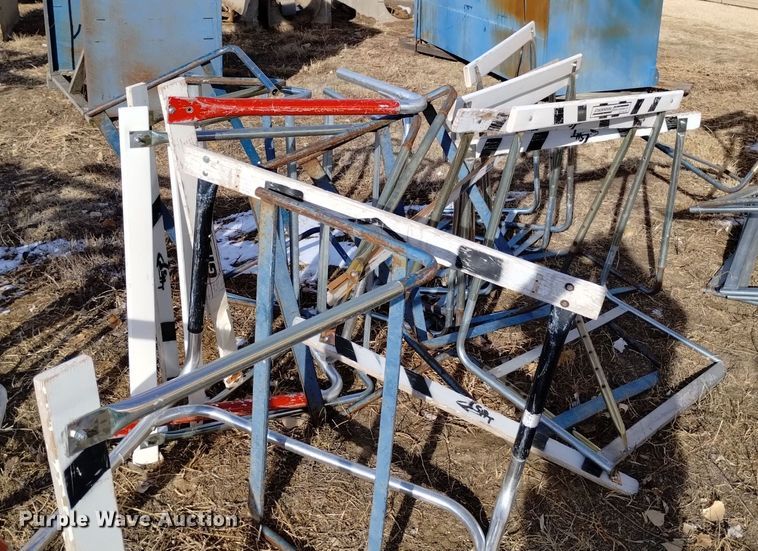 image for item LN9885 (50) track and field hurdles