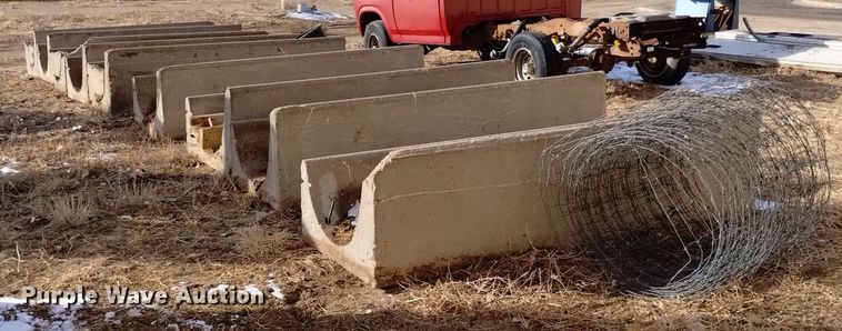 image for item LN9887 Livestock equipment