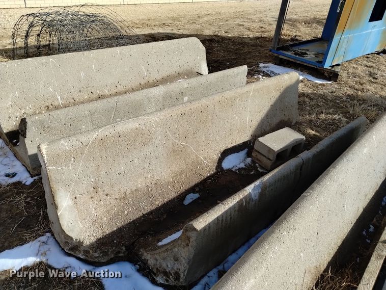 image for item LN9887 Livestock equipment