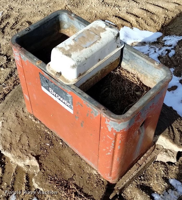 image for item LN9887 Livestock equipment