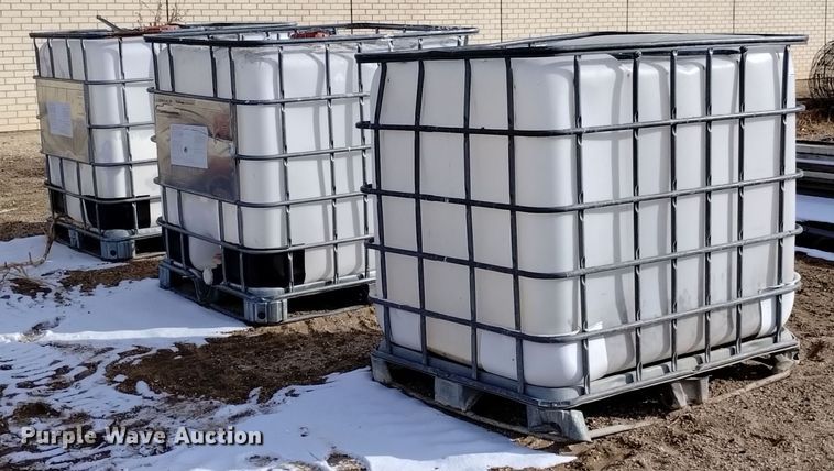 image for item LN9889 (3) poly totes