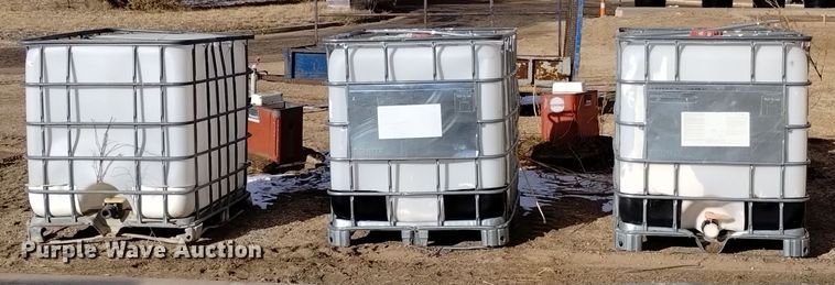 image for item LN9889 (3) poly totes