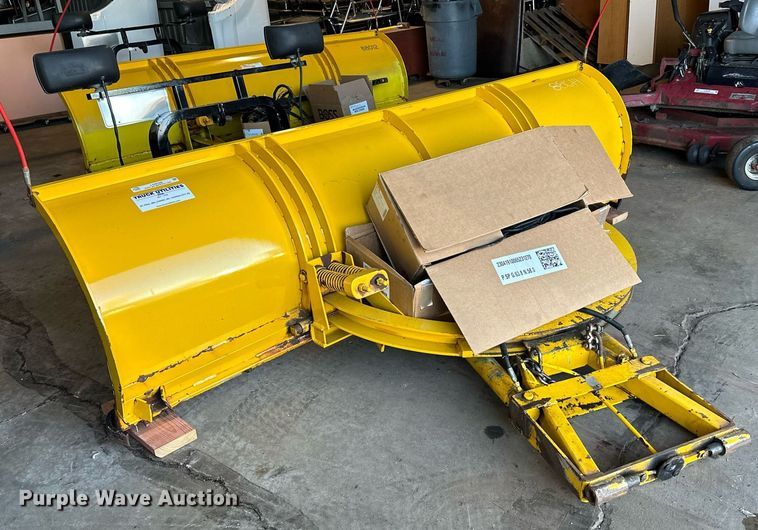 image for item LO9328 9' W snow plow