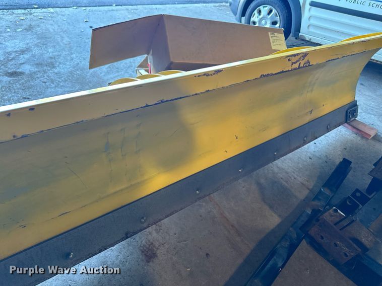 image for item LO9328 9' W snow plow