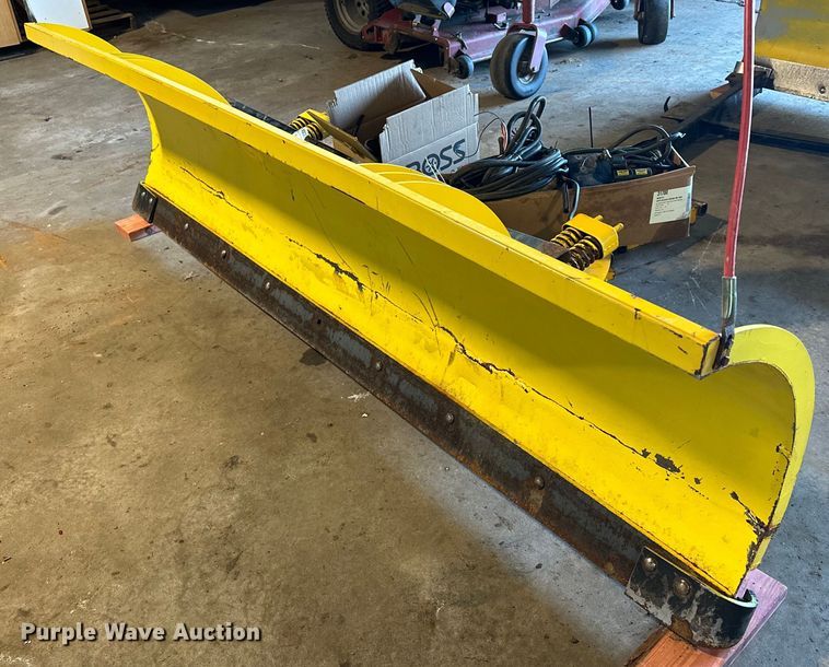image for item LO9329 9' W snow plow