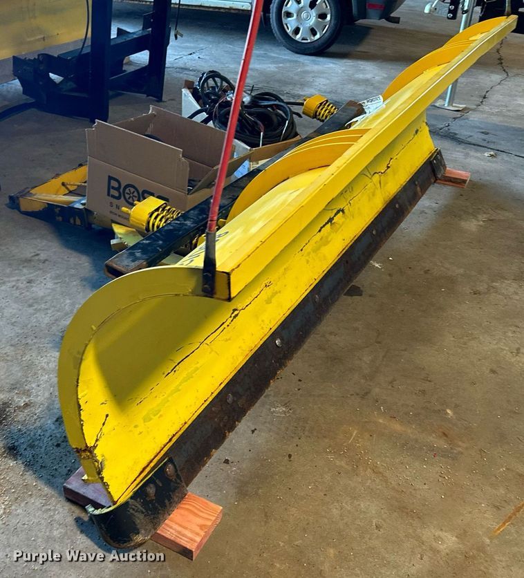 image for item LO9329 9' W snow plow