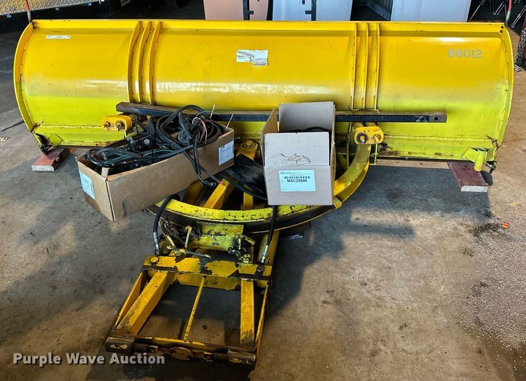 image for item LO9329 9' W snow plow