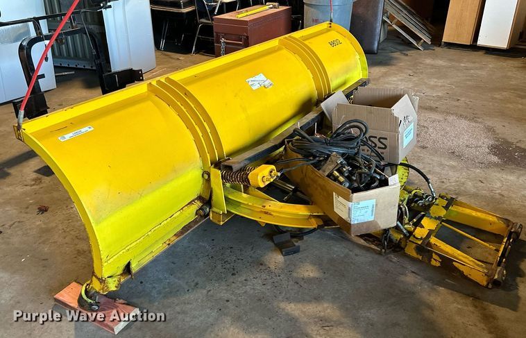 image for item LO9329 9' W snow plow