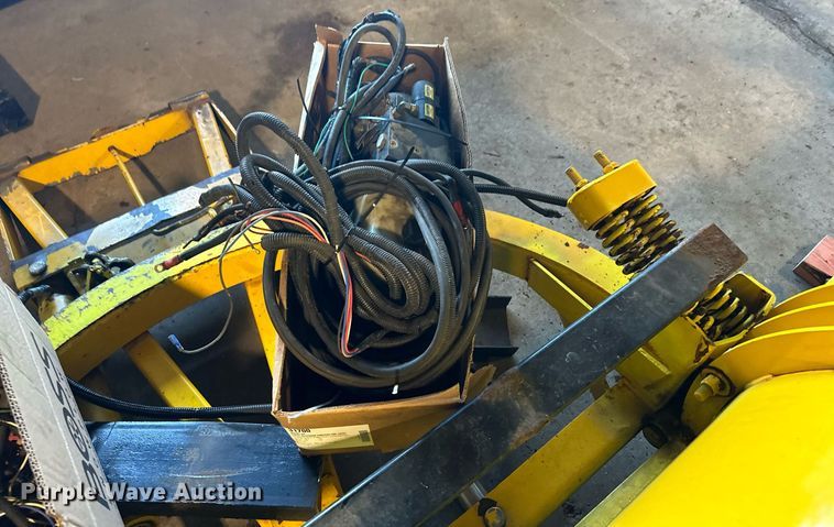 image for item LO9329 9' W snow plow