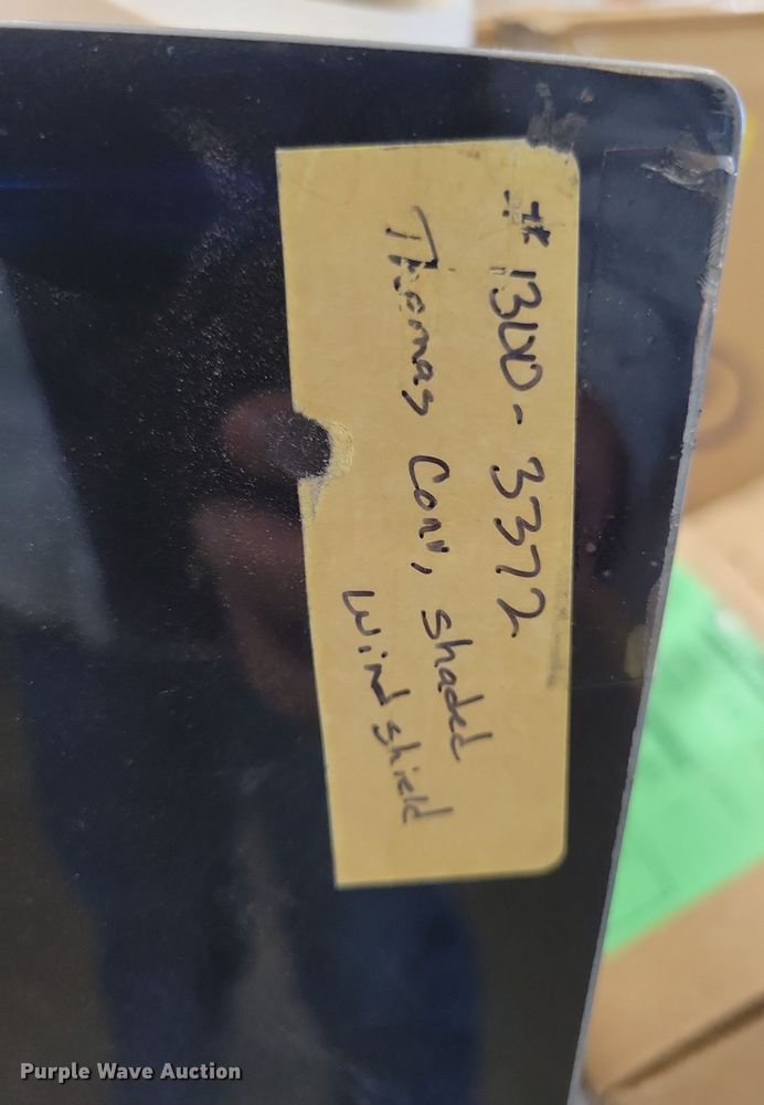 image for item LO9976 Automotive glass