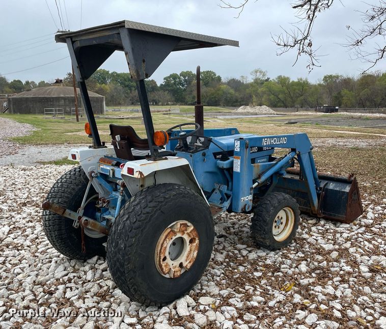 image for item LV9203 New Holland 1620  MFWD tractor