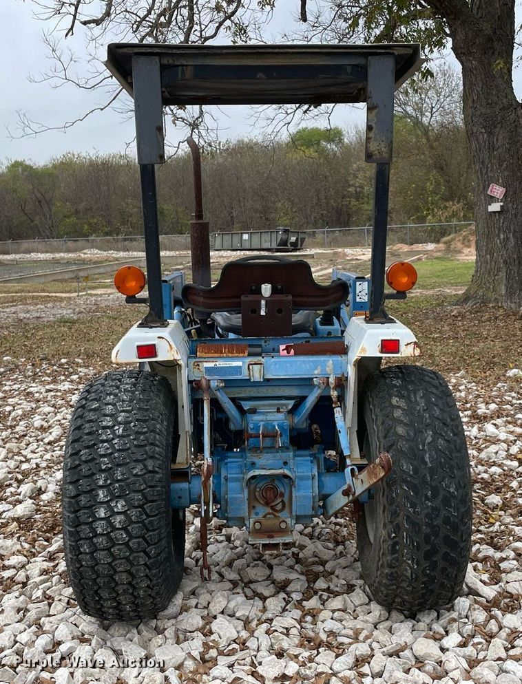 image for item LV9203 New Holland 1620  MFWD tractor