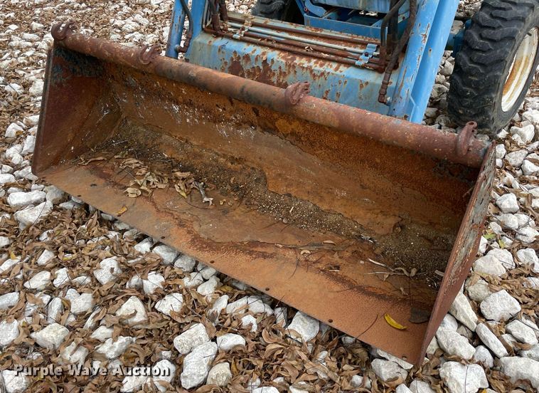 image for item LV9203 New Holland 1620  MFWD tractor