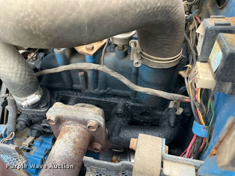 image for item LV9203 New Holland 1620  MFWD tractor