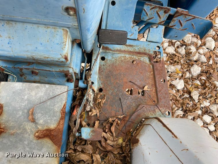 image for item LV9203 New Holland 1620  MFWD tractor