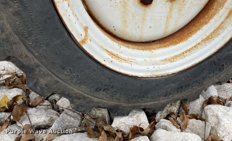 image for item LV9203 New Holland 1620  MFWD tractor