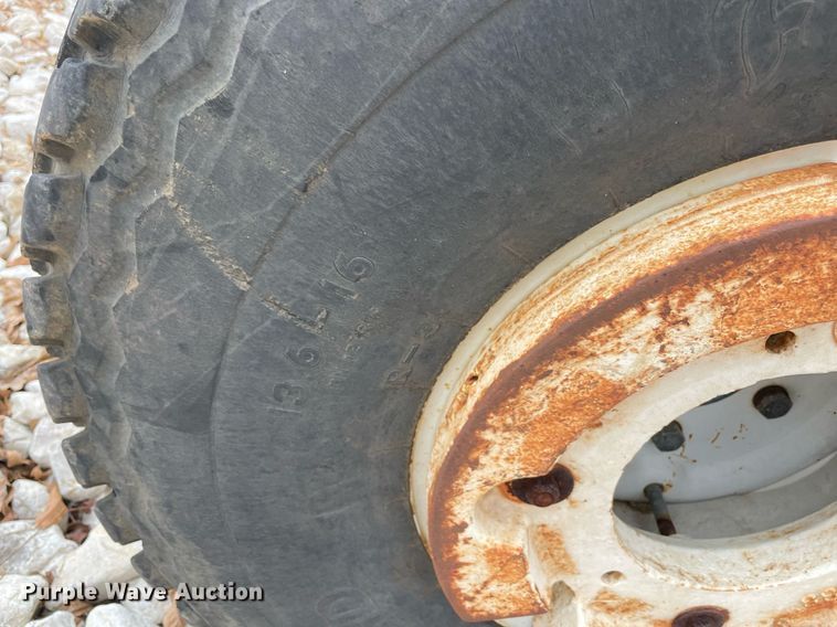 image for item LV9203 New Holland 1620  MFWD tractor