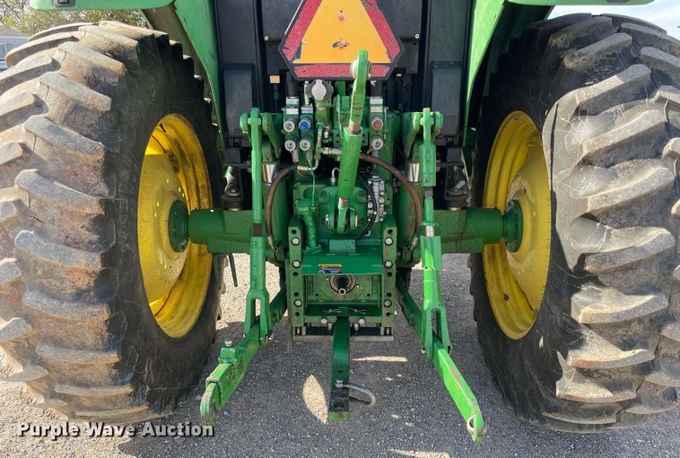 image for item LV9216 2009 John Deere 7230  MFWD tractor