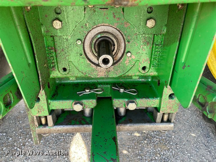 image for item LV9216 2009 John Deere 7230  MFWD tractor
