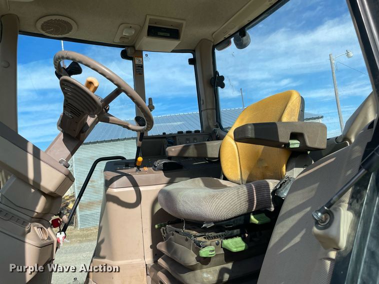 image for item LV9216 2009 John Deere 7230  MFWD tractor