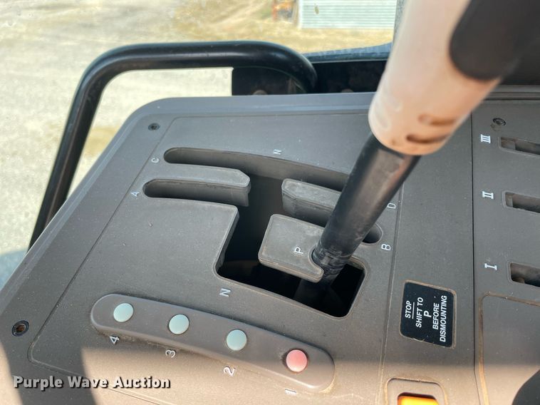 image for item LV9216 2009 John Deere 7230  MFWD tractor