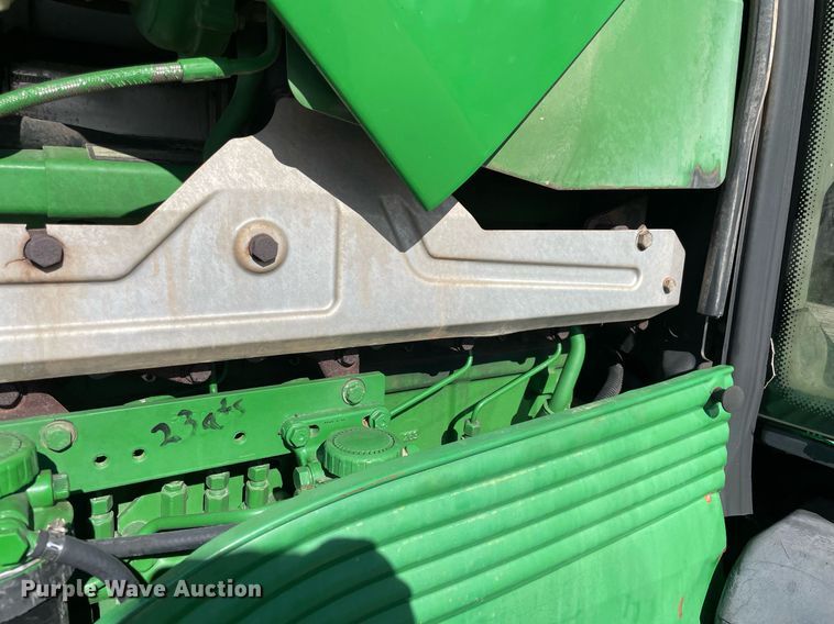 image for item LV9216 2009 John Deere 7230  MFWD tractor