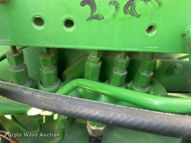 image for item LV9216 2009 John Deere 7230  MFWD tractor