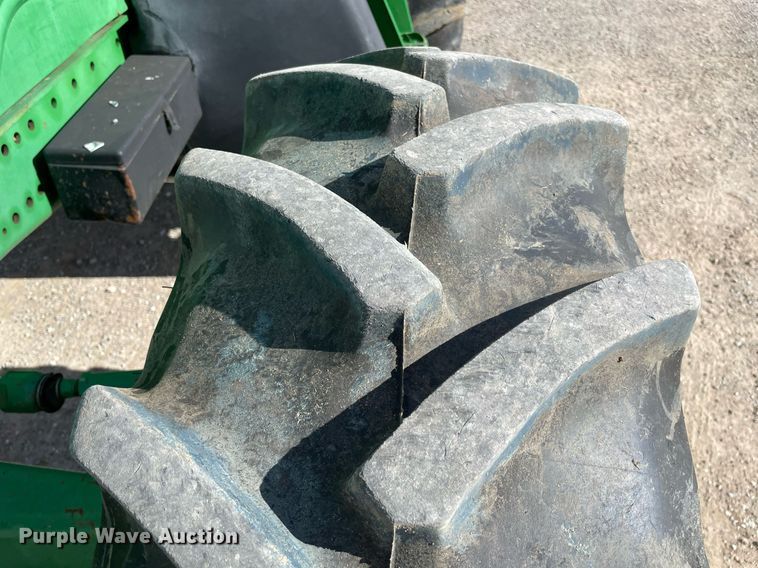 image for item LV9216 2009 John Deere 7230  MFWD tractor