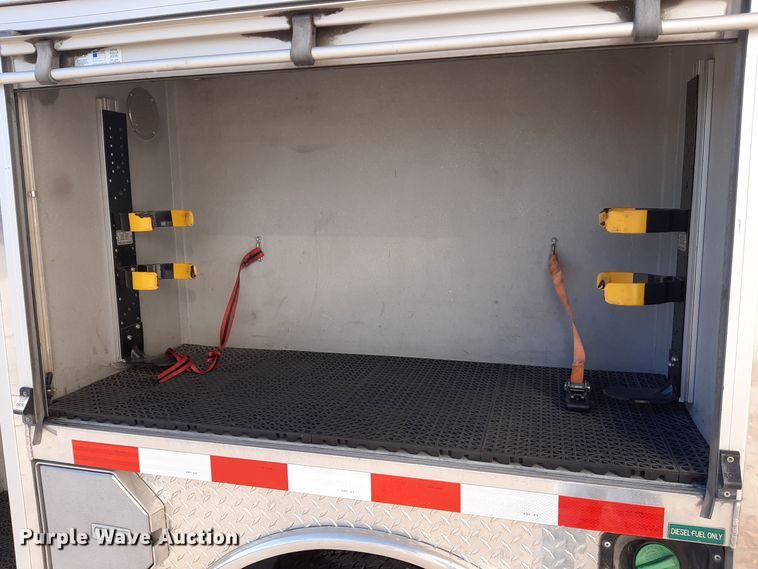 image for item LX9826 2010 Ford F550 Super Duty  Crew Cab rescue vehicle