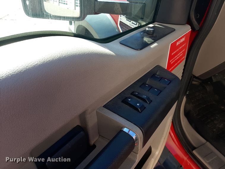 image for item LX9826 2010 Ford F550 Super Duty  Crew Cab rescue vehicle