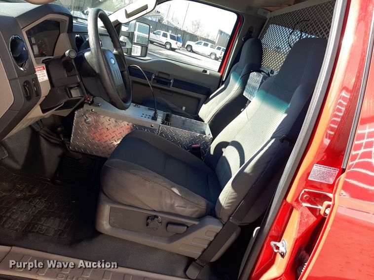 image for item LX9826 2010 Ford F550 Super Duty  Crew Cab rescue vehicle