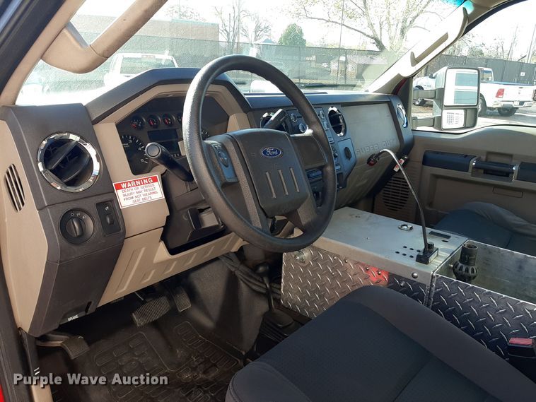 image for item LX9826 2010 Ford F550 Super Duty  Crew Cab rescue vehicle