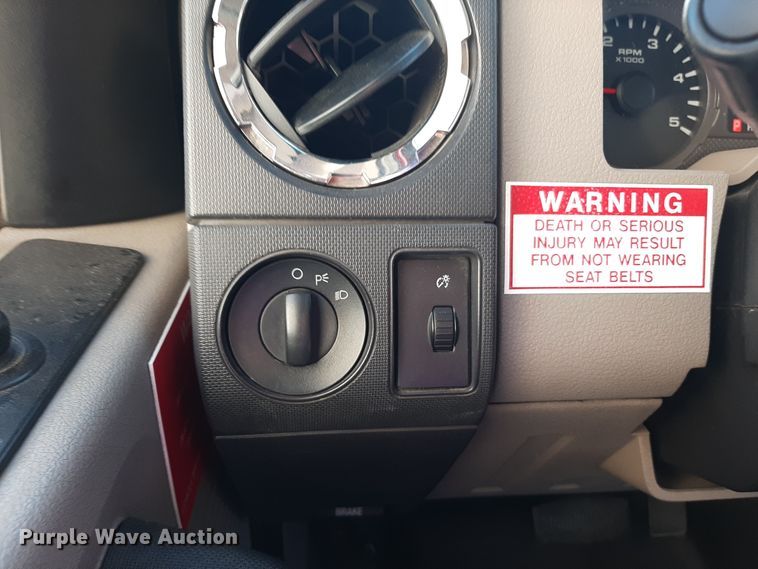 image for item LX9826 2010 Ford F550 Super Duty  Crew Cab rescue vehicle