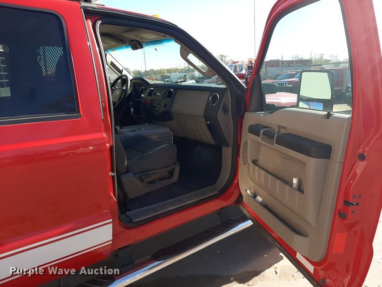 image for item LX9826 2010 Ford F550 Super Duty  Crew Cab rescue vehicle