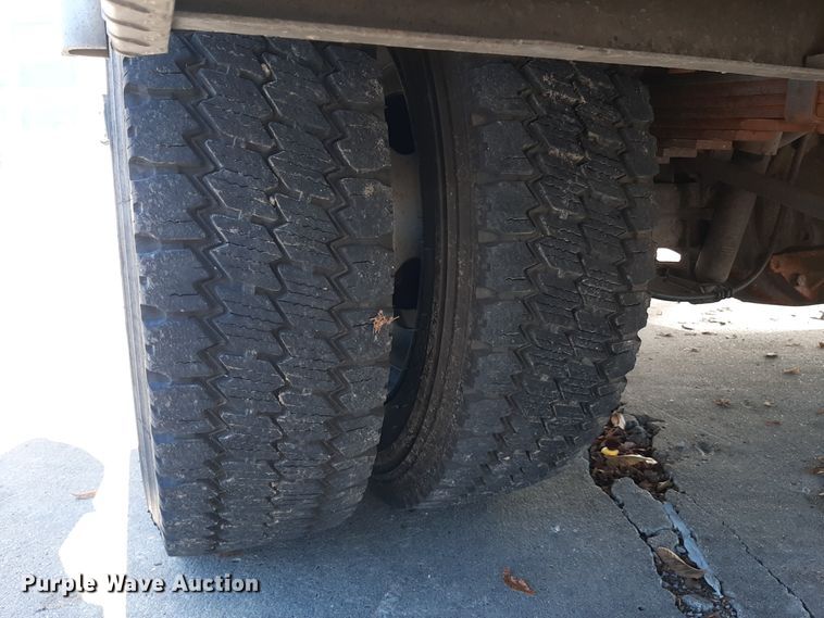 image for item LX9826 2010 Ford F550 Super Duty  Crew Cab rescue vehicle