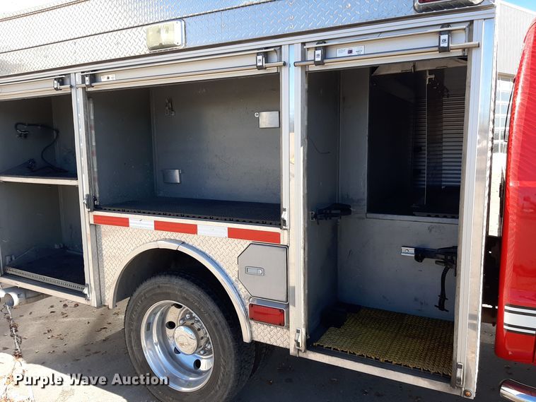 image for item LX9827 2008 Ford F550 Super Duty XLT  Crew Cab rescue vehicle