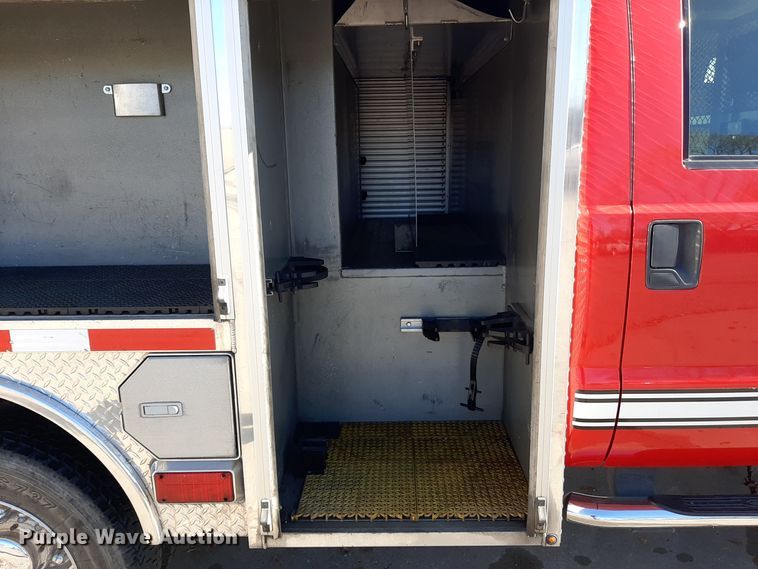 image for item LX9827 2008 Ford F550 Super Duty XLT  Crew Cab rescue vehicle