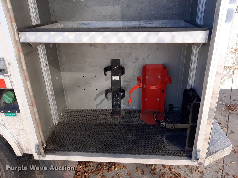 image for item LX9827 2008 Ford F550 Super Duty XLT  Crew Cab rescue vehicle