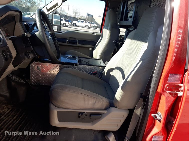 image for item LX9827 2008 Ford F550 Super Duty XLT  Crew Cab rescue vehicle