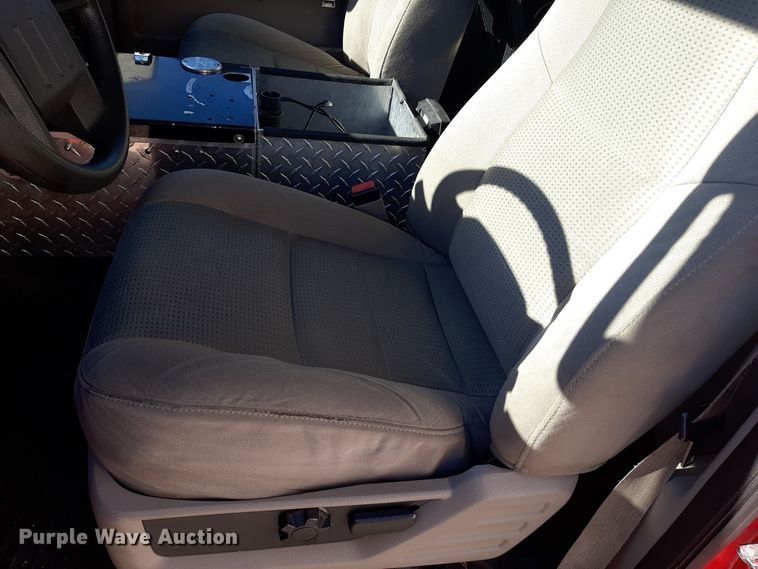 image for item LX9827 2008 Ford F550 Super Duty XLT  Crew Cab rescue vehicle