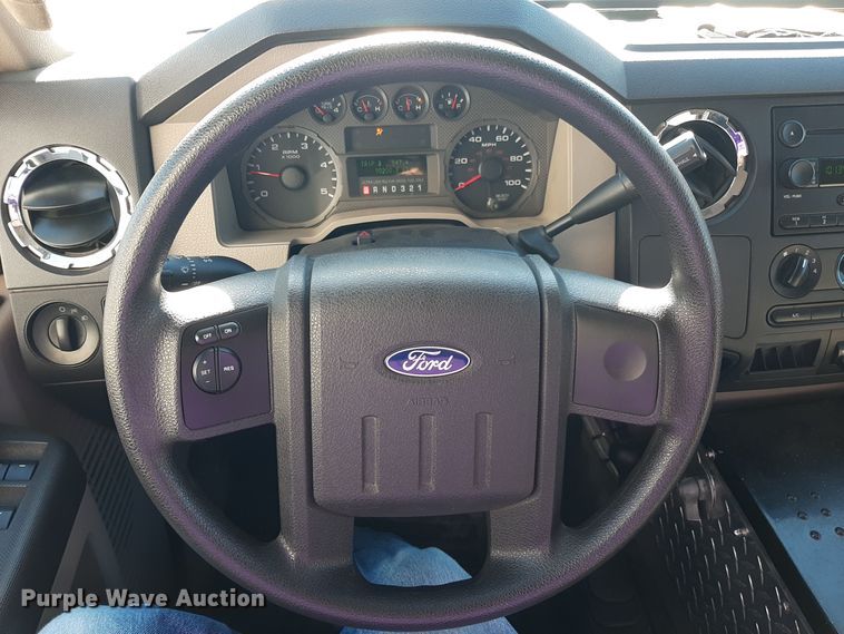 image for item LX9827 2008 Ford F550 Super Duty XLT  Crew Cab rescue vehicle