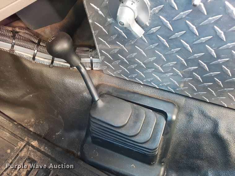 image for item LX9827 2008 Ford F550 Super Duty XLT  Crew Cab rescue vehicle