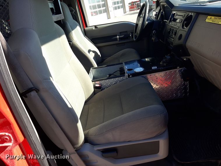 image for item LX9827 2008 Ford F550 Super Duty XLT  Crew Cab rescue vehicle