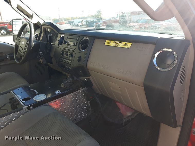 image for item LX9827 2008 Ford F550 Super Duty XLT  Crew Cab rescue vehicle
