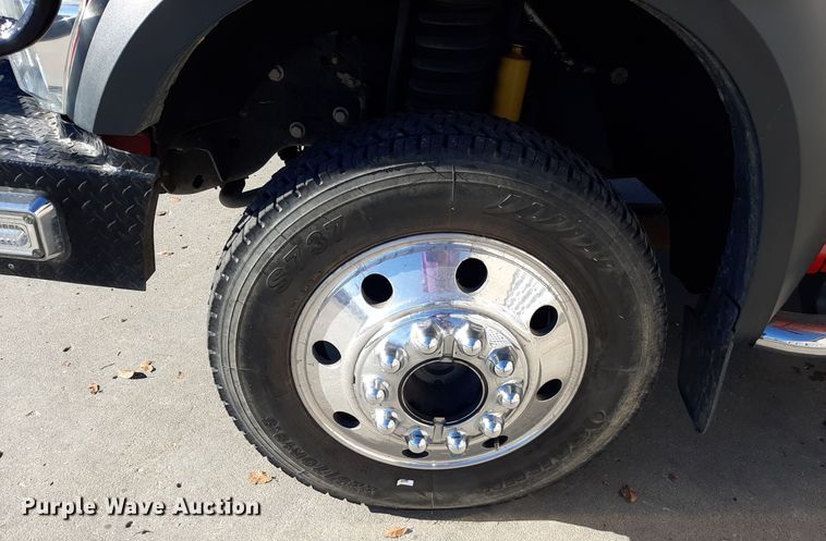 image for item LX9827 2008 Ford F550 Super Duty XLT  Crew Cab rescue vehicle