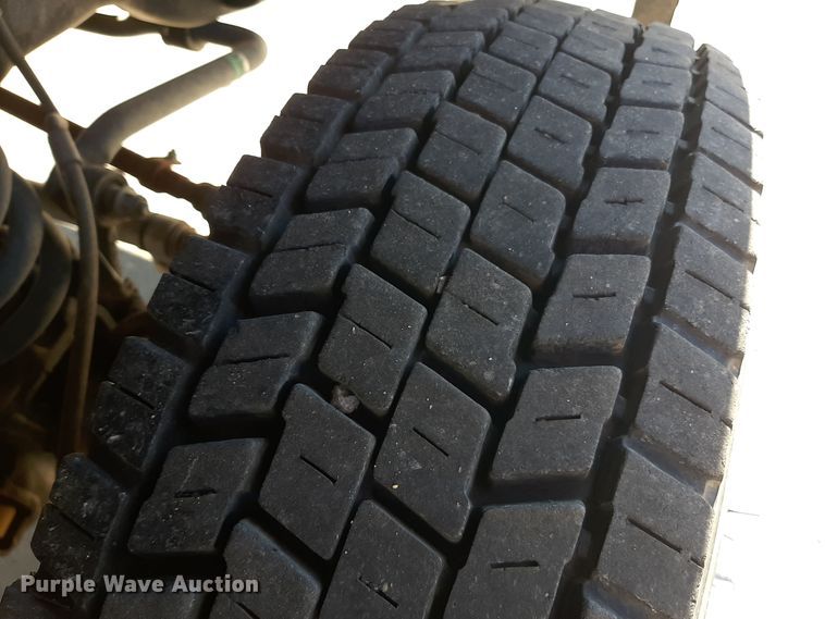 image for item LX9827 2008 Ford F550 Super Duty XLT  Crew Cab rescue vehicle