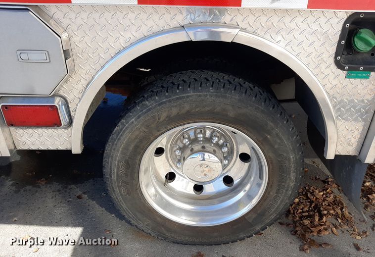 image for item LX9827 2008 Ford F550 Super Duty XLT  Crew Cab rescue vehicle