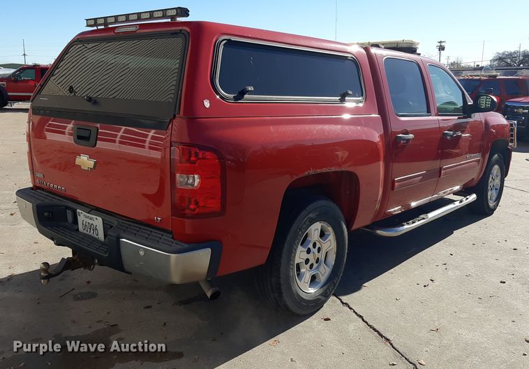 image for item LX9828 2009 Chevrolet Silverado 1500  Crew Cab pickup truck