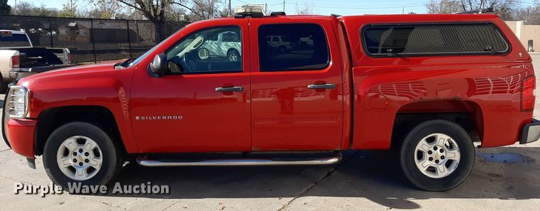 image for item LX9828 2009 Chevrolet Silverado 1500  Crew Cab pickup truck