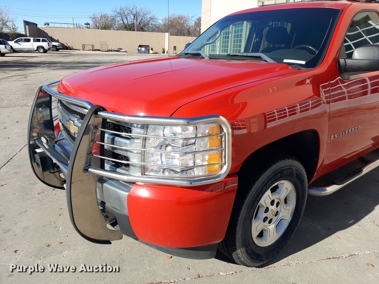 image for item LX9828 2009 Chevrolet Silverado 1500  Crew Cab pickup truck